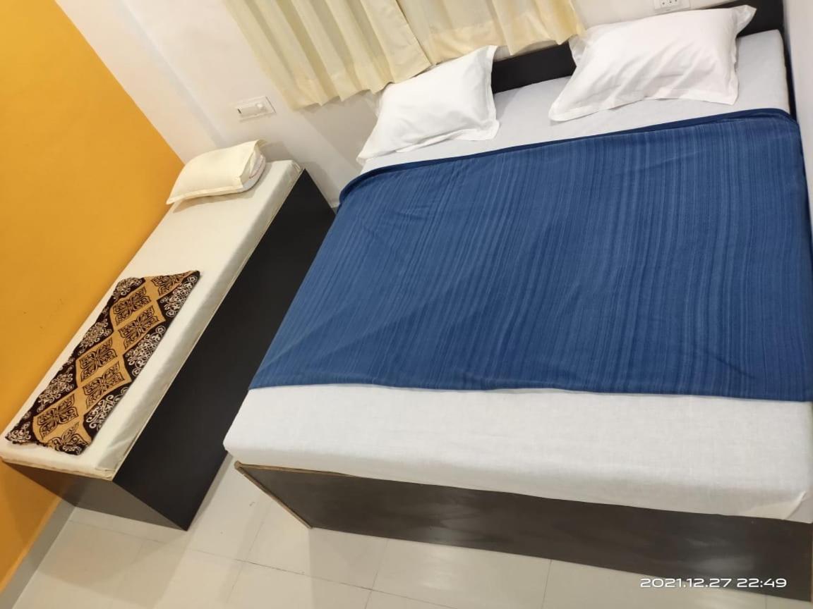 Hotel Sai Santosh Ширди Экстерьер фото