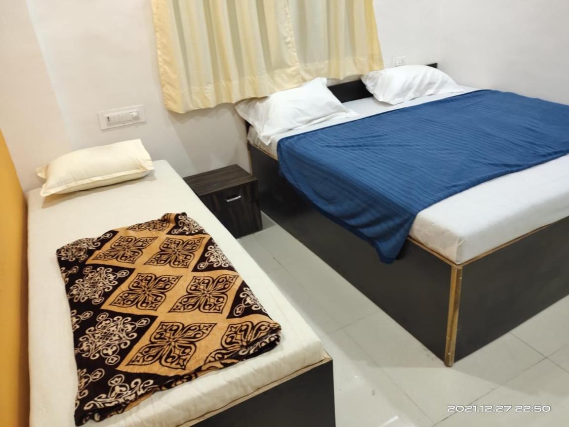 Hotel Sai Santosh Ширди Экстерьер фото
