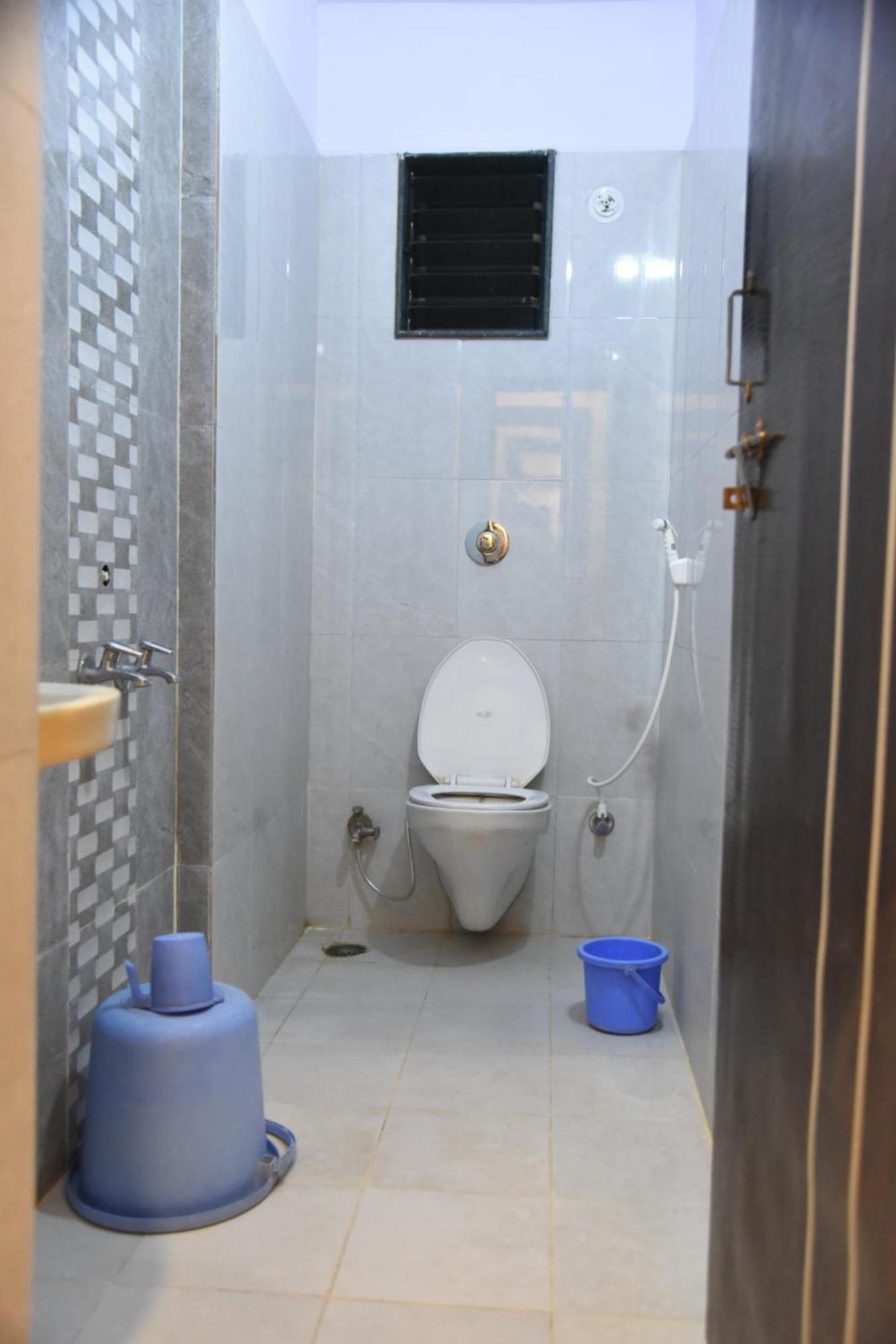 Hotel Sai Santosh Ширди Экстерьер фото