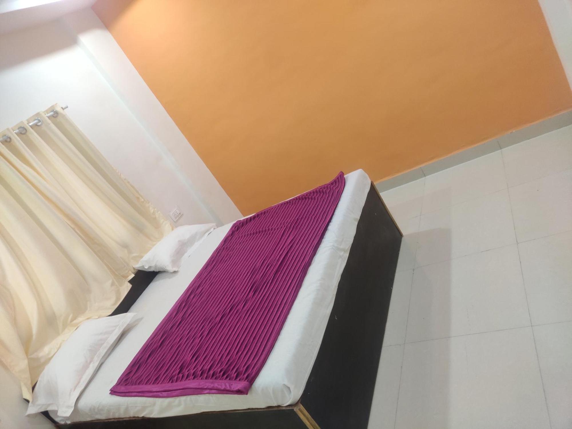 Hotel Sai Santosh Ширди Экстерьер фото